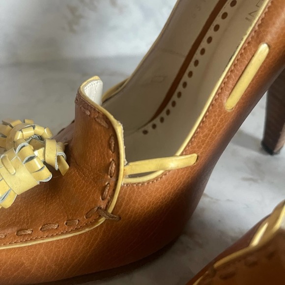 YSL Tan Heels - Picture 12 of 16